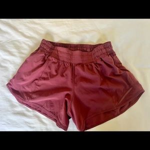 Lululemon Hotty Hot Low-Rise Lined Short 4"